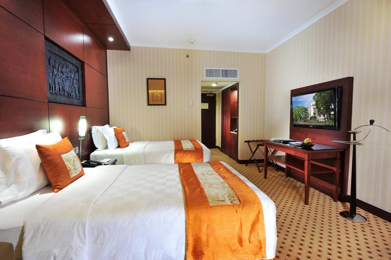 Hotel Borobudur 5*