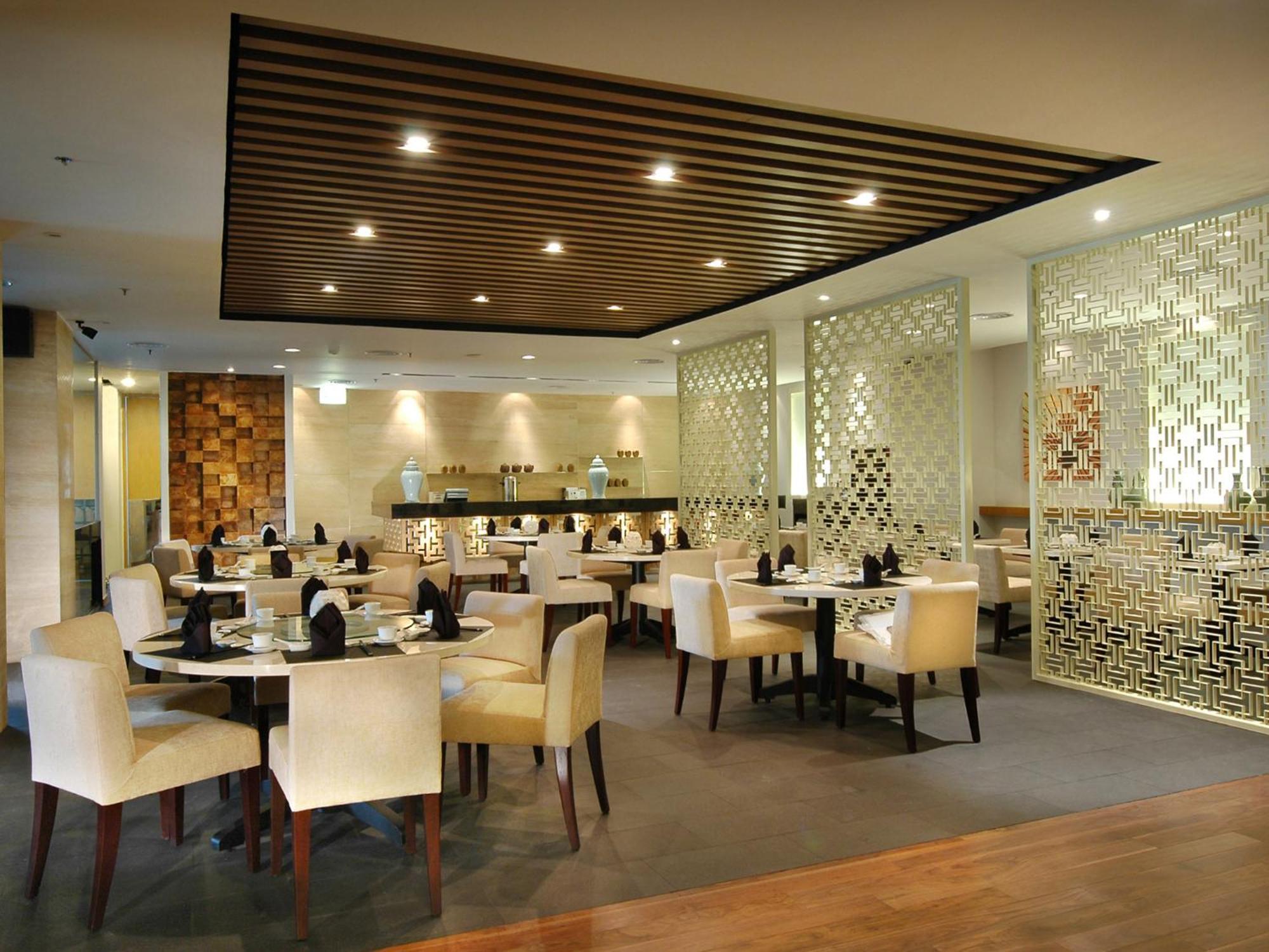 Hotel Borobudur 5*